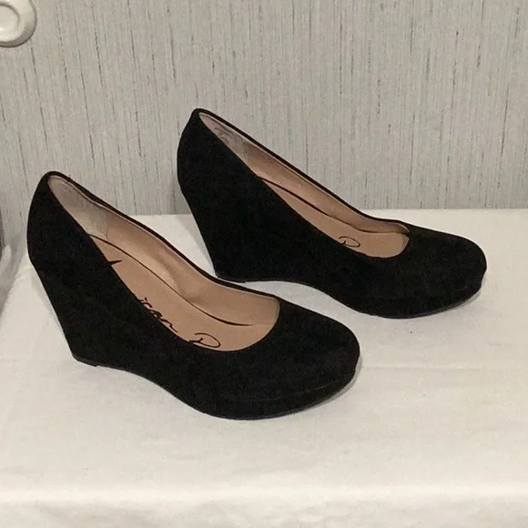 American rag black wedges, size 7 in women. - Picture 2 of 7